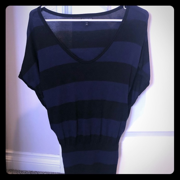 XS blue and black V-neck sweater from Express - Picture 2 of 5